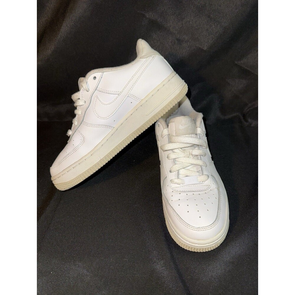 Size 4 Nike Air Force 1 Low White 2018 DD8959-100 W